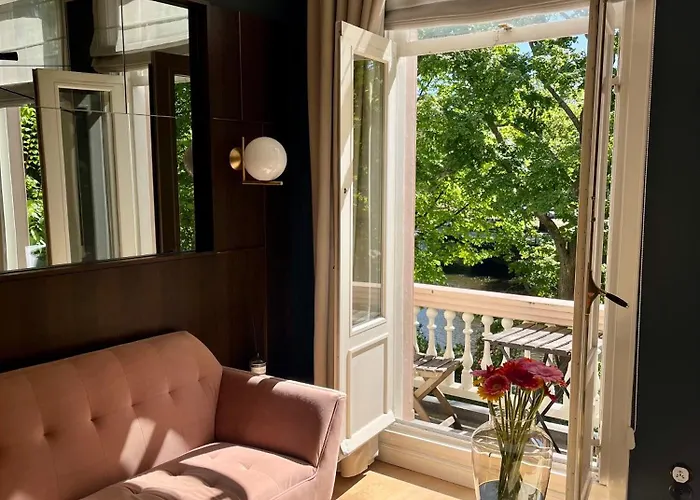 Spinoza Suites